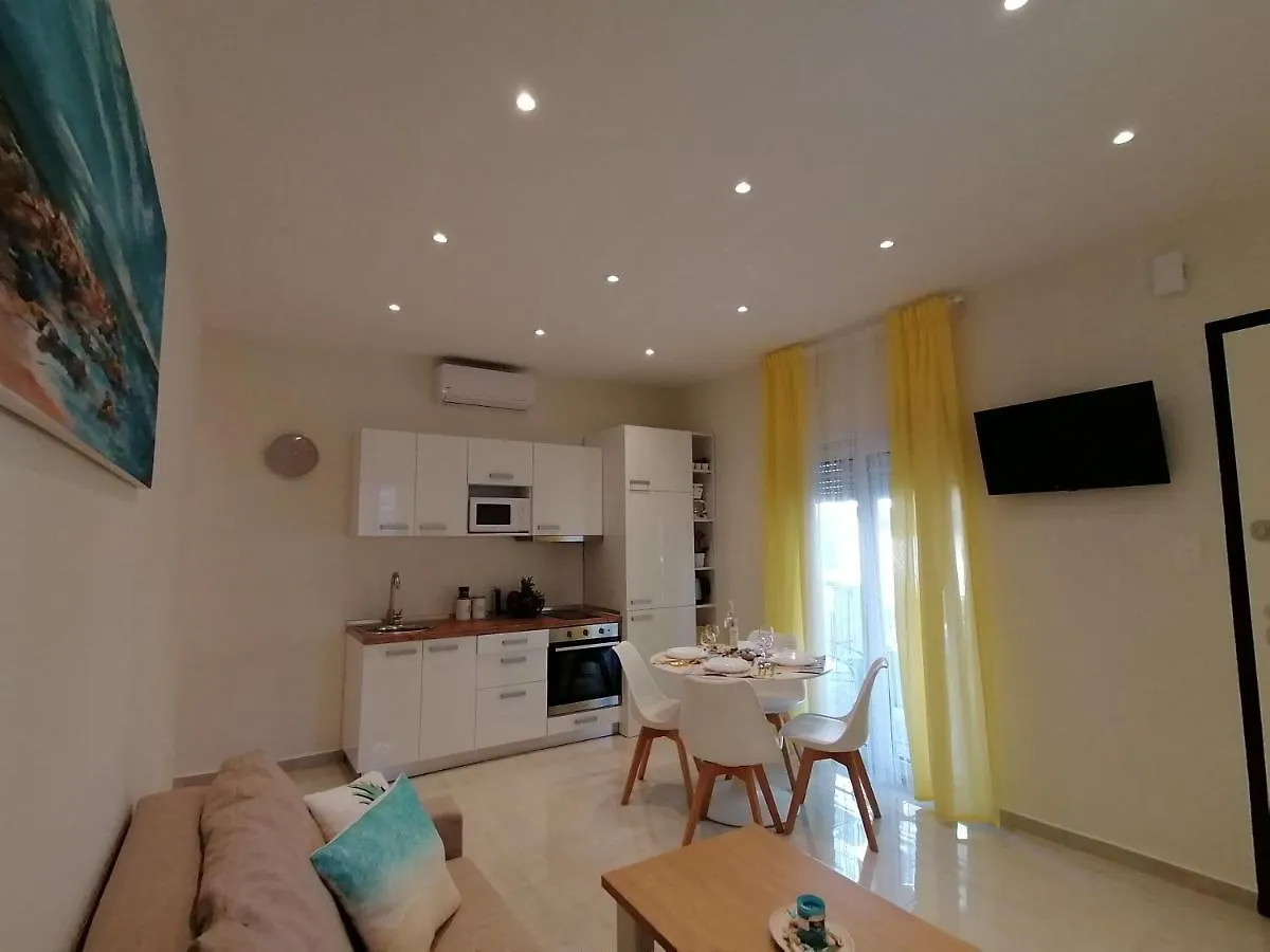 Sea Pleasure Apartment Peraía